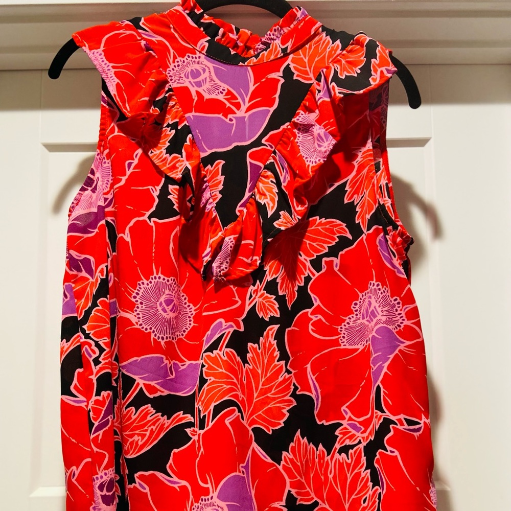 Who What Wear sleeveless floral blouse